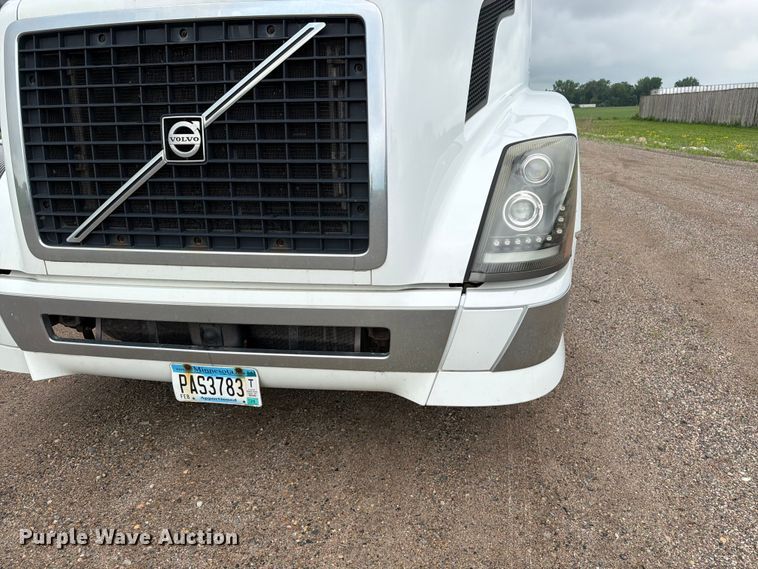 image for item FK0246 2014 Volvo VNL semi truck