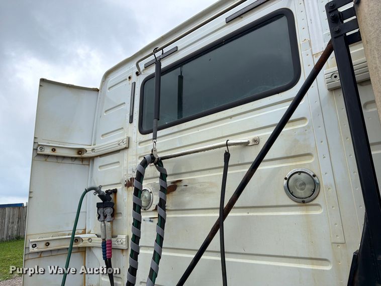 image for item FK0246 2014 Volvo VNL semi truck