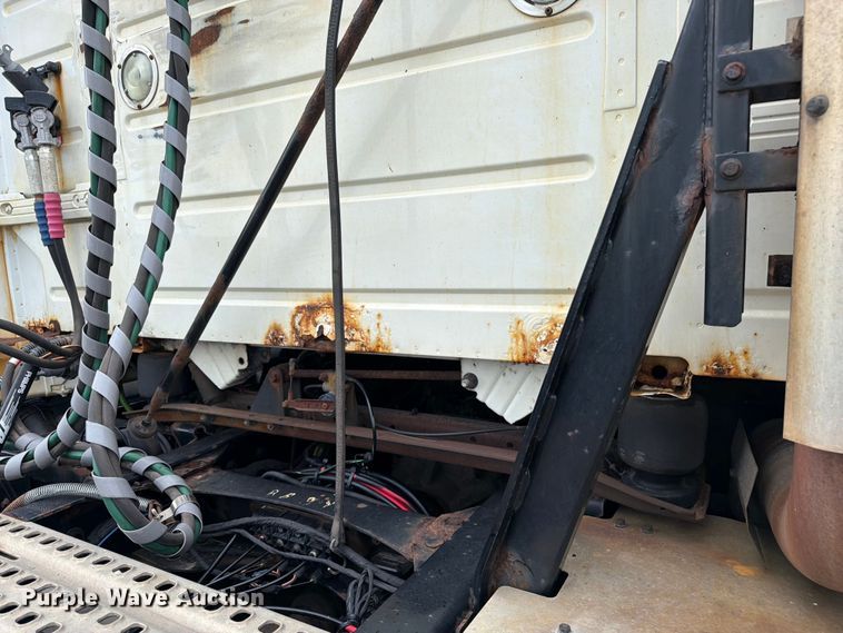 image for item FK0246 2014 Volvo VNL semi truck