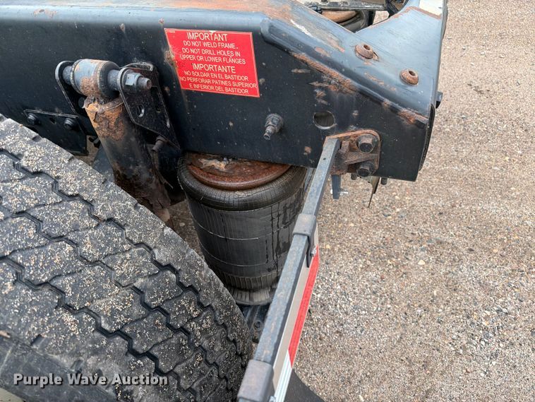 image for item FK0246 2014 Volvo VNL semi truck