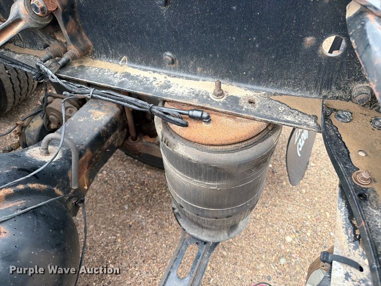 image for item FK0246 2014 Volvo VNL semi truck
