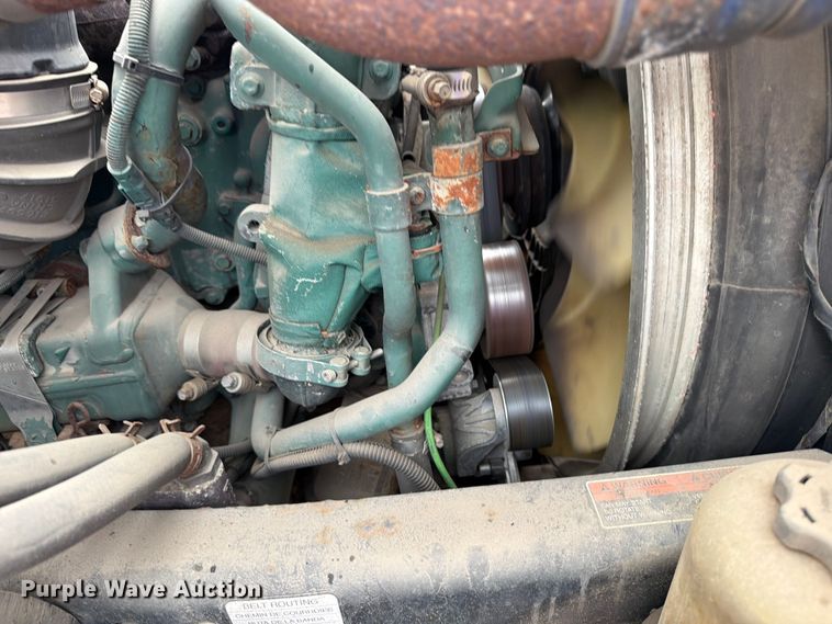 image for item FK0246 2014 Volvo VNL semi truck