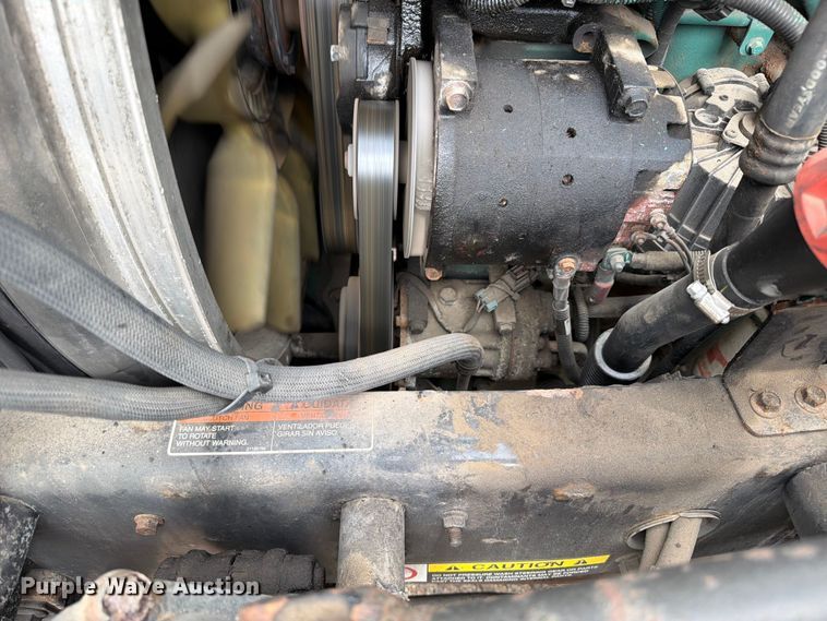 image for item FK0246 2014 Volvo VNL semi truck