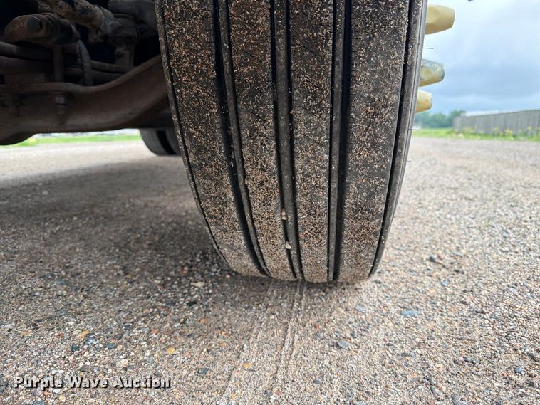 image for item FK0246 2014 Volvo VNL semi truck