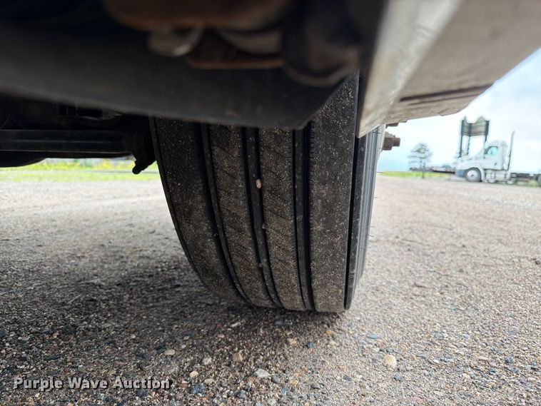 image for item FK0246 2014 Volvo VNL semi truck