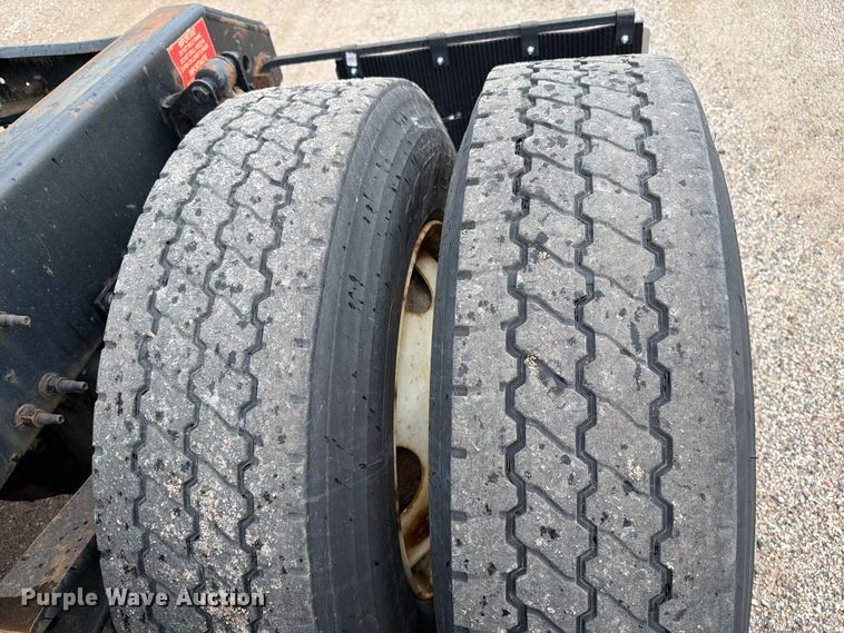 image for item FK0246 2014 Volvo VNL semi truck