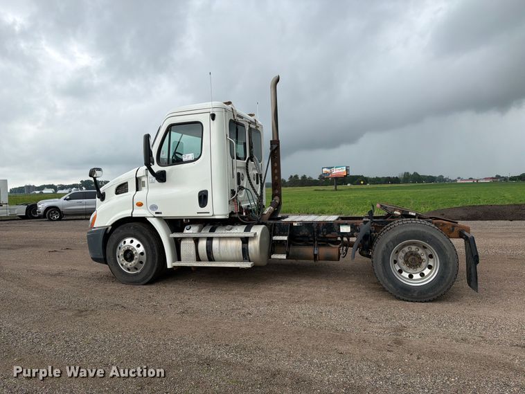 image for item FK0247 2012 Freightliner Cascadia semi truck