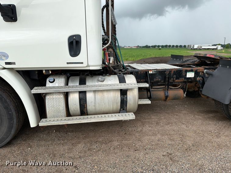 image for item FK0247 2012 Freightliner Cascadia semi truck
