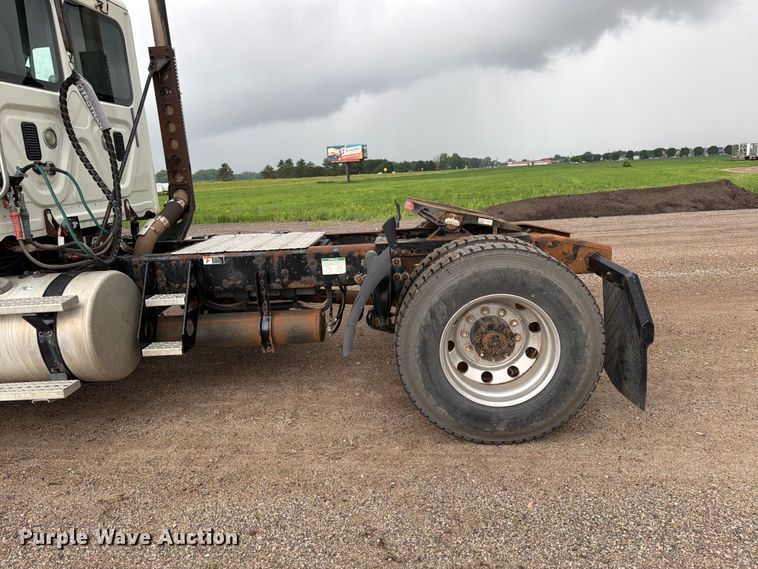 image for item FK0247 2012 Freightliner Cascadia semi truck