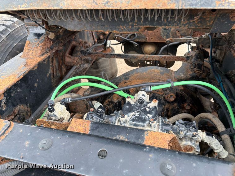image for item FK0247 2012 Freightliner Cascadia semi truck