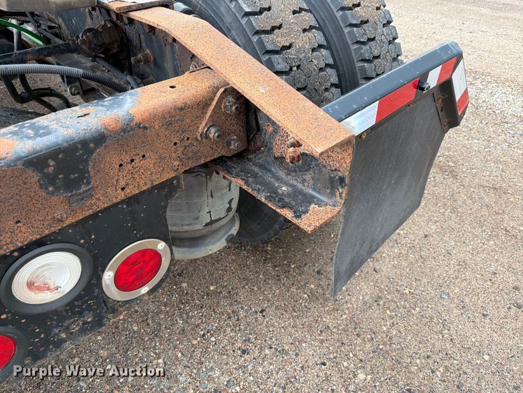 image for item FK0247 2012 Freightliner Cascadia semi truck