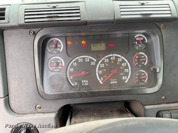 image for item FK0247 2012 Freightliner Cascadia semi truck