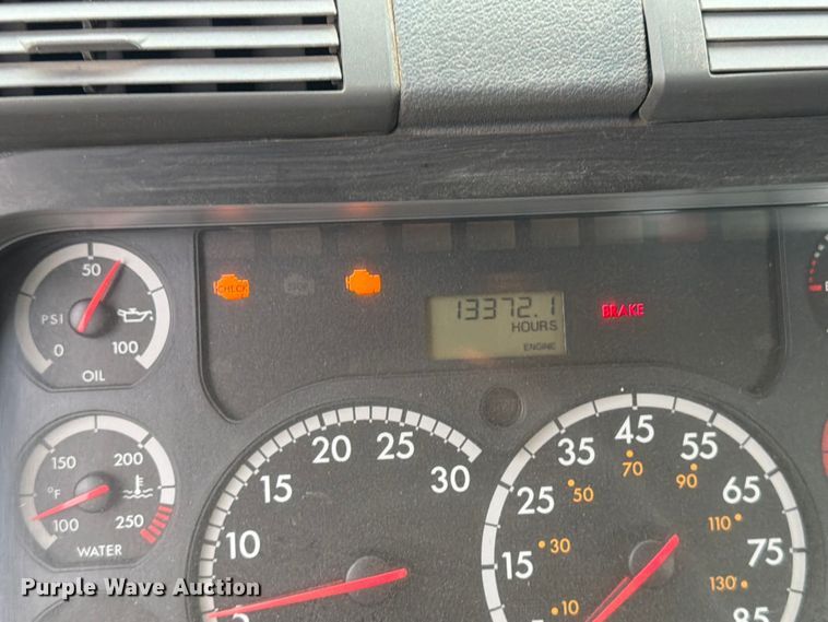 image for item FK0247 2012 Freightliner Cascadia semi truck