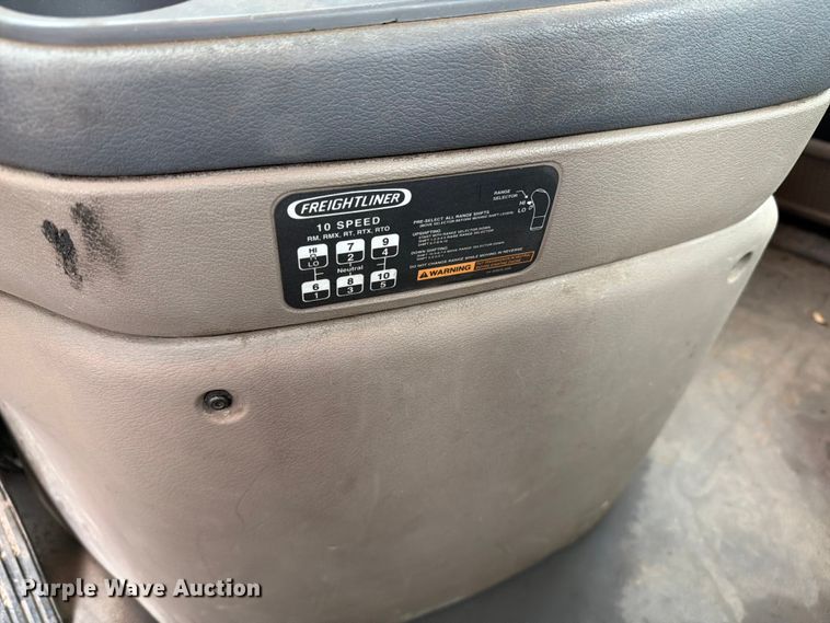 image for item FK0247 2012 Freightliner Cascadia semi truck