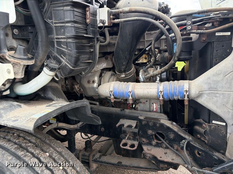 image for item FK0247 2012 Freightliner Cascadia semi truck