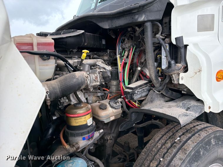 image for item FK0247 2012 Freightliner Cascadia semi truck