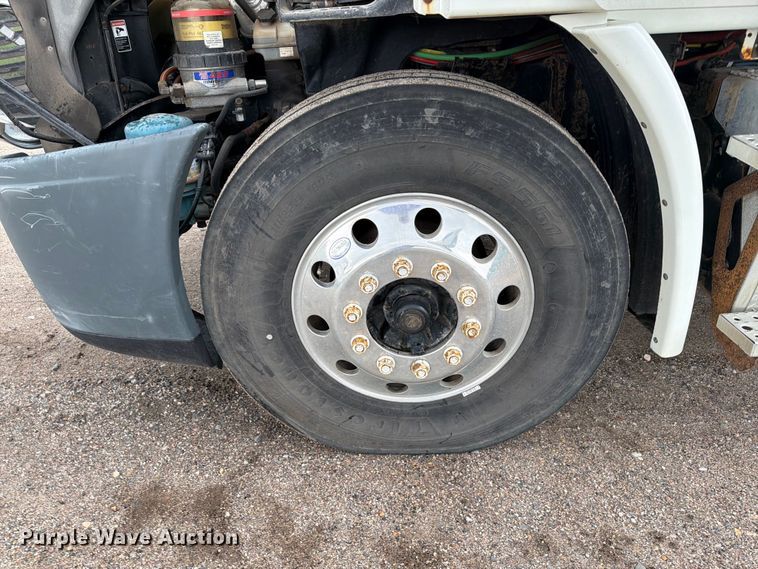 image for item FK0247 2012 Freightliner Cascadia semi truck