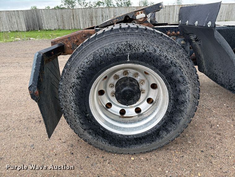 image for item FK0247 2012 Freightliner Cascadia semi truck