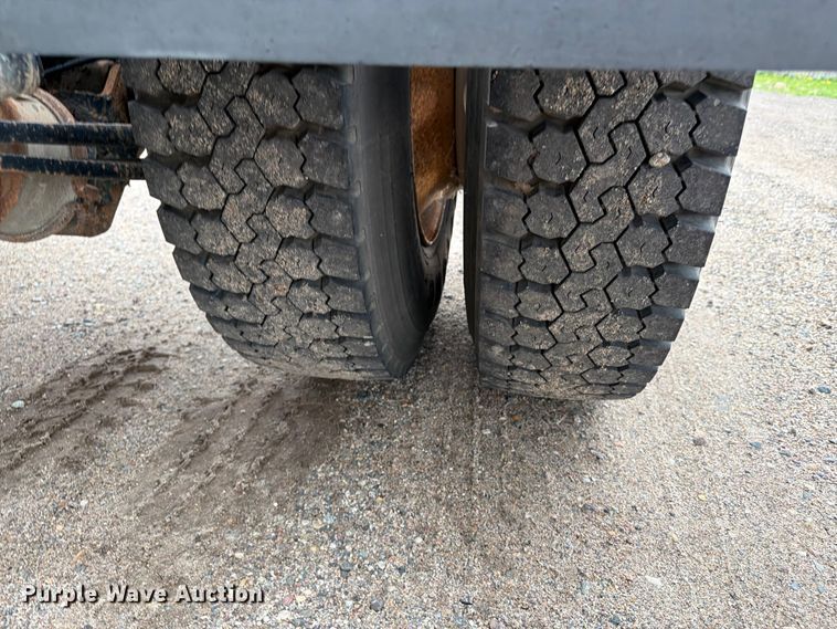 image for item FK0247 2012 Freightliner Cascadia semi truck