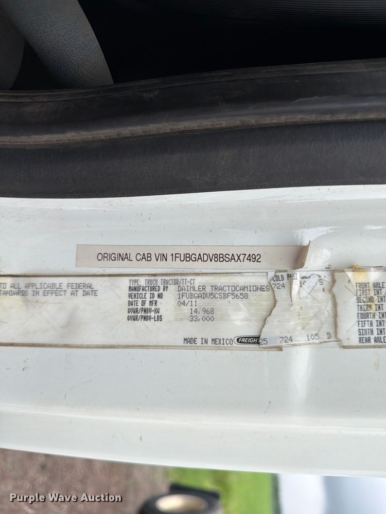 image for item FK0247 2012 Freightliner Cascadia semi truck