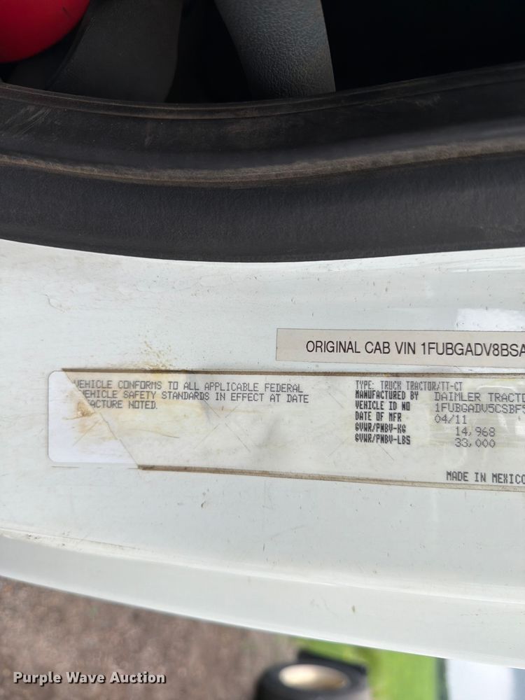 image for item FK0247 2012 Freightliner Cascadia semi truck