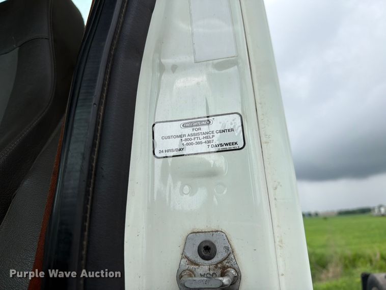 image for item FK0247 2012 Freightliner Cascadia semi truck