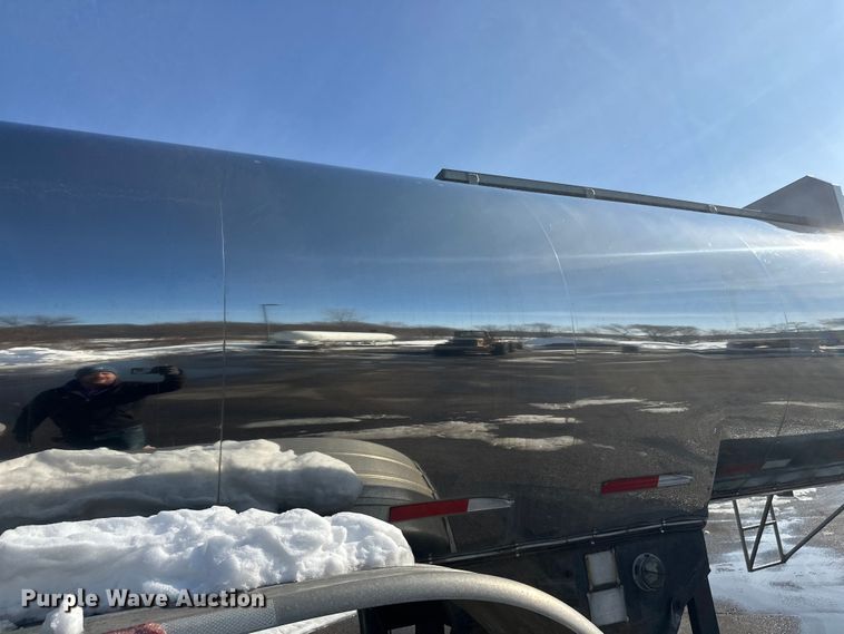 image for item FK1818 1990 Polar tank trailer