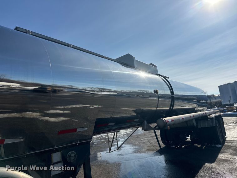 image for item FK1818 1990 Polar tank trailer