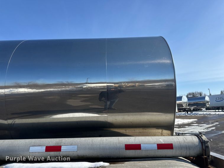 image for item FK1818 1990 Polar tank trailer