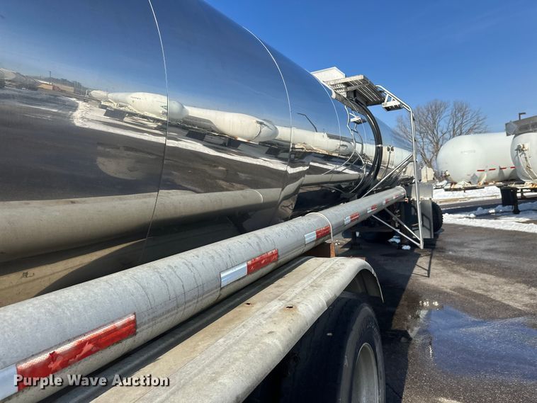 image for item FK1818 1990 Polar tank trailer