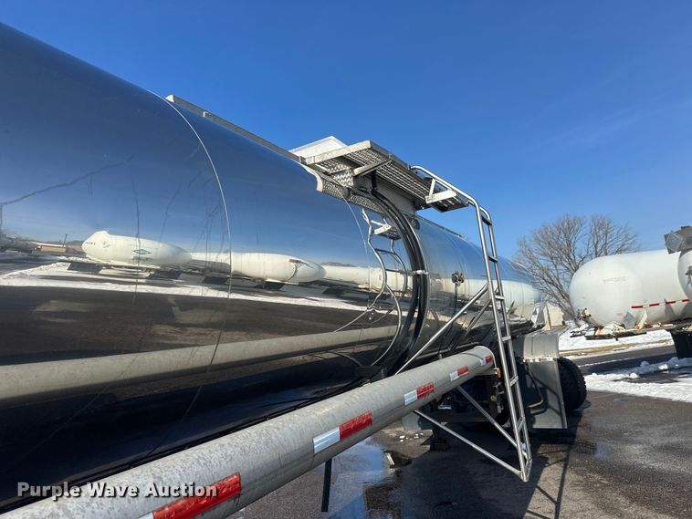 image for item FK1818 1990 Polar tank trailer