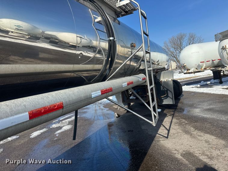 image for item FK1818 1990 Polar tank trailer