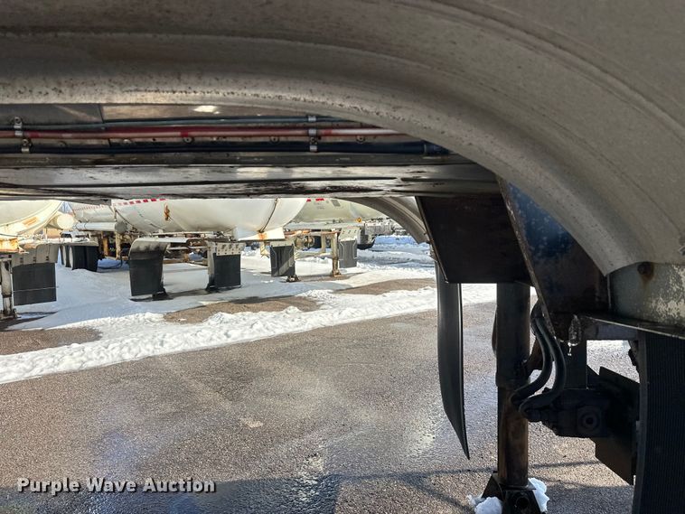 image for item FK1818 1990 Polar tank trailer