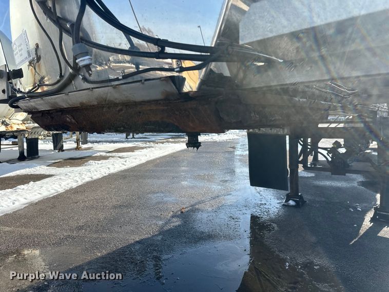 image for item FK1818 1990 Polar tank trailer