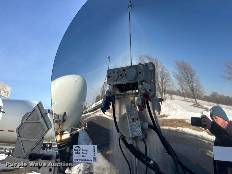 image for item FK1818 1990 Polar tank trailer