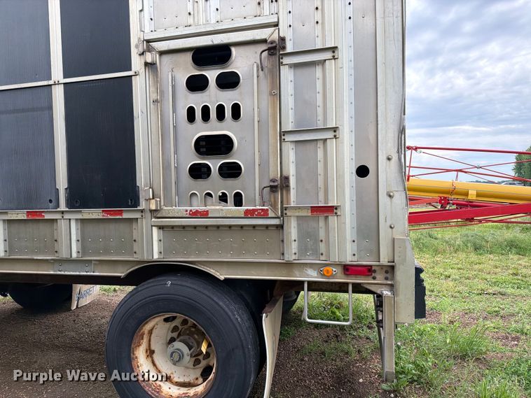 image for item FK4017 2007 Barrett Trailers, Inc. livestock trailer