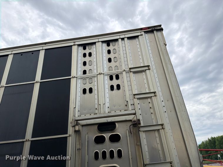 image for item FK4017 2007 Barrett Trailers, Inc. livestock trailer