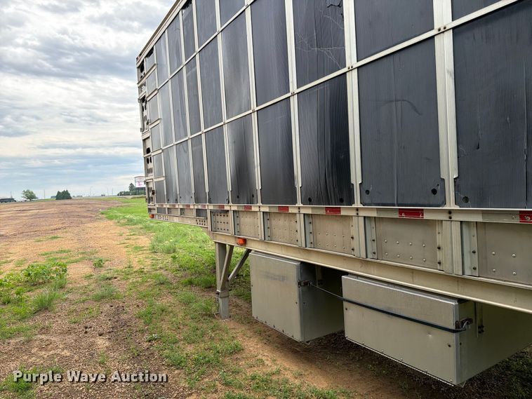 image for item FK4017 2007 Barrett Trailers, Inc. livestock trailer