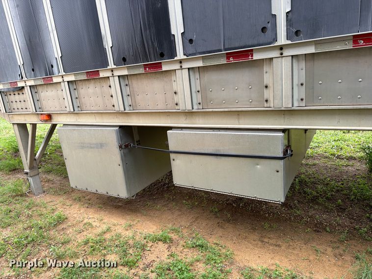 image for item FK4017 2007 Barrett Trailers, Inc. livestock trailer