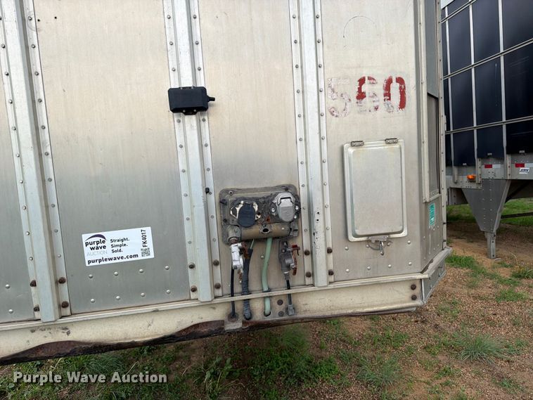 image for item FK4017 2007 Barrett Trailers, Inc. livestock trailer