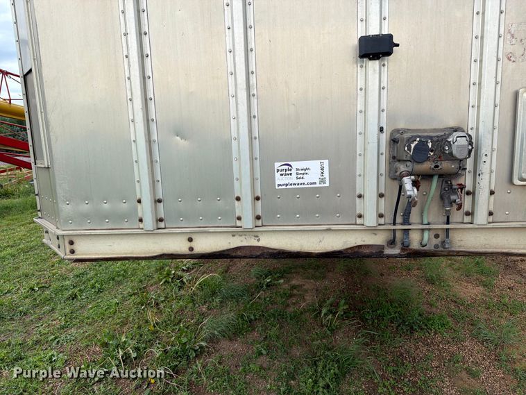 image for item FK4017 2007 Barrett Trailers, Inc. livestock trailer