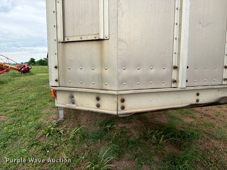 image for item FK4017 2007 Barrett Trailers, Inc. livestock trailer