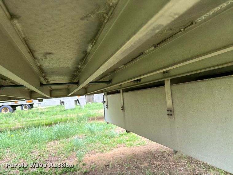 image for item FK4017 2007 Barrett Trailers, Inc. livestock trailer