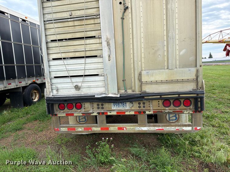 image for item FK4017 2007 Barrett Trailers, Inc. livestock trailer