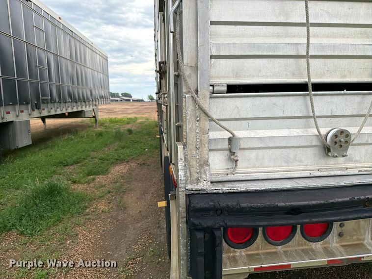 image for item FK4017 2007 Barrett Trailers, Inc. livestock trailer