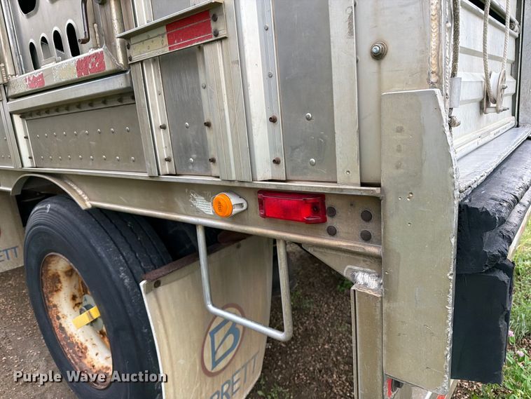 image for item FK4017 2007 Barrett Trailers, Inc. livestock trailer