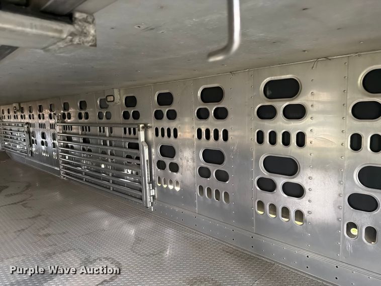 image for item FK4017 2007 Barrett Trailers, Inc. livestock trailer