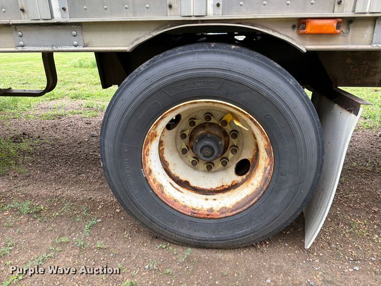 image for item FK4017 2007 Barrett Trailers, Inc. livestock trailer