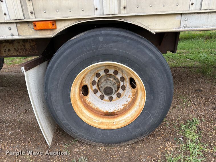 image for item FK4017 2007 Barrett Trailers, Inc. livestock trailer