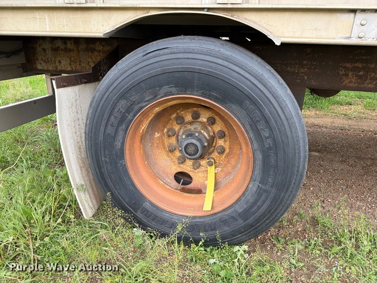 image for item FK4017 2007 Barrett Trailers, Inc. livestock trailer